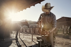 OORT-guy-with-horseshoe